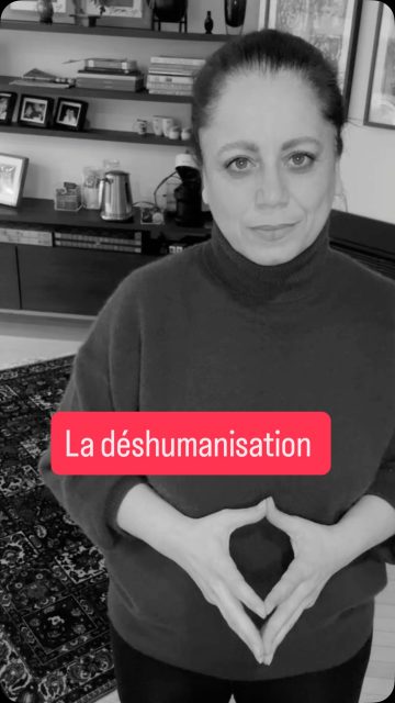 La déshumanisation commence bien avant le massacre.

Elle commence quand un être humain cesse d’être perçu comme un être humain à part entière.
Quand il devient une menace.
Un chiffre.
Une cible.
Un problème à éliminer.

À partir de là, la violence change de statut moral.
Le meurtre devient une mesure.
La cruauté devient une nécessité.
L’extermination devient un langage de sécurité, de propreté ou d’ordre.

Et le plus grave,
c’est que la déshumanisation travaille aussi nos consciences.

Alors, gardons vivant notre regard humain.
Nommons la déshumanisation quand elle opère.
Nommons le crime quand il se produit.
Refusons l’habituation.
Protégeons notre capacité à être bouleversés.
Et tenons la ligne de l’humain, même au cœur de la violence.

#làtusais #lebanon #liban #fyp #humanity